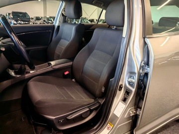 Toyota Avensis III Sedan Facelifting 1.8 Valvematic 147KM 2013 Toyota Avensis, 1.8 benzyna, 128 tyś km, Nawi, Kamera, zdjęcie 6
