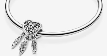 Подвеска-ловец снов с сердцем и перьями