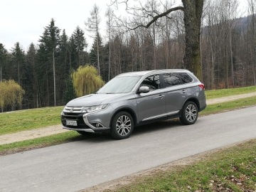 Mitsubishi Outlander III SUV Facelifting 2015 2.0 MIVEC 150KM 2016 Mitsubishi Outlander III 2.0 Intense+//4WD//Aut.//LPG//7-os, zdjęcie 3