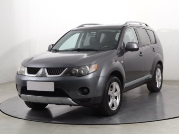 Mitsubishi Outlander II 2.0 DID DOHC 140KM 2007 Mitsubishi Outlander 2.0 DI-D, 4X4, 7 miejsc, zdjęcie 1