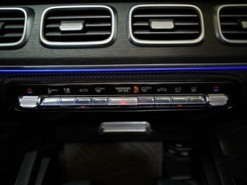 Mercedes GLE V167 SUV Facelifting 2.0 300d 269KM 2025 MERCEDES-BENZ GLE 300 d 4-Matic AMG Line 269KM, zdjęcie 5