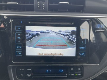 Toyota Auris II Hatchback 5d Facelifting 1.8 Hybrid 136KM 2017 Toyota Auris Hybryda Klimatronik Podgrz. Kamera, zdjęcie 12