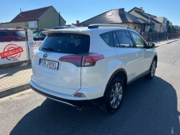 Toyota RAV4 IV MPV Facelifting 2.5 Hybrid 197KM 2017 Toyota RAV4 Toyota RAV 4 IV XENONYLEDYKamera cofania Bezwypadkowa 2.5, zdjęcie 2