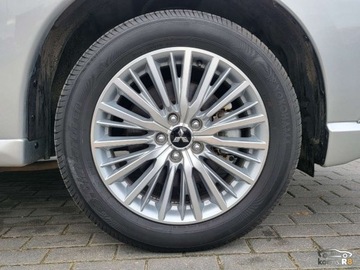Mitsubishi Outlander III 2019 Mitsubishi Outlander PHEV 224KM 2019r 14TysKm 13.8kWh 4WD Plug-in Stan ide, zdjęcie 12