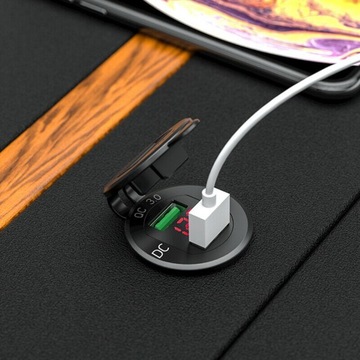 2 разъема USB для быстрой зарядки МОТОЦИКЛА.