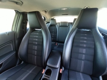 Mercedes GLA I Off-Roader Facelifting 1.6 200 156KM 2019 Mercedes GLA 200 56 tys km, bogata opcja, zdjęcie 7