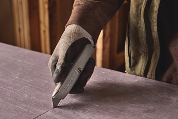 STANLEY 10-099 МЕТАЛЛИЧЕСКИЙ НОЖ С ТРАПЕЦИАЛЬНЫМ ЛЕЗВИЕМ