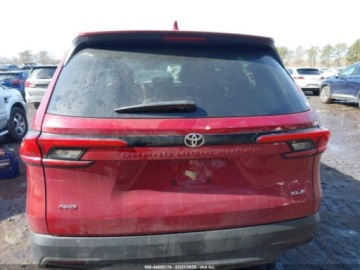 Toyota 2024 Toyota Grand Highlander XLE 2024 2.4 Benzyna 265KM, zdjęcie 4