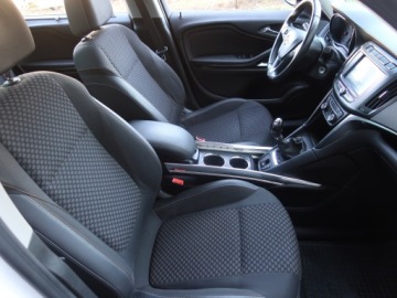 Opel Zafira C Tourer Facelifting 1.6 Turbo 200KM 2017 Opel Zafira Tourer 1.6 Turbo, Salon Polska, zdjęcie 8