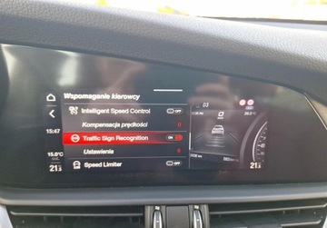 Alfa Romeo Giulia II Sedan Facelifting 2.0 Turbo 280KM 2021 Alfa Romeo Giulia 2.0 280KM 4x4 Q4 Czerwona Skora Kamera Szyberdach ElekrP, zdjęcie 23