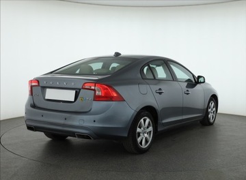 Volvo S60 II Sedan Facelifting 2.0 D4 DRIVE-E 190KM 2017 Volvo S60 D4, Salon Polska, 187 KM, Skóra, Xenon, zdjęcie 4