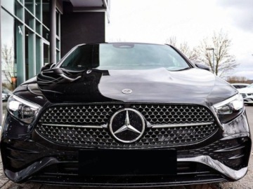 Mercedes Klasa A W177/V177 Hatchback Facelifting 2.0 220 190KM 2025 A Klasa 220 4-Matic AMG Line 2.0 (190KM) 2025, zdjęcie 2