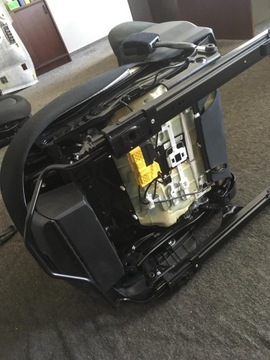 BMW 2 F45 F46 SEDADLO ŘIDIČE ULOŽENÍ BOČNÍ EVROPA