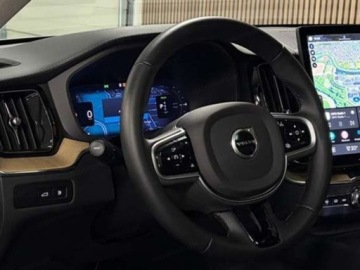 Volvo XC60 II 2026 2.0 B5 AWD Plus Bright (250 KM) Podgrzewana kierownica, zdjęcie 4