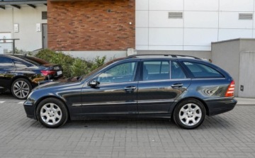 Mercedes Klasa C W203 Kombi T203 1.8 (C 180 Kompressor) 143KM 2005 Mercedes-Benz Klasa C 1,8 Automat Lift 1.8 Benzyna 143KM, zdjęcie 1