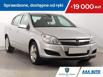 Opel Astra H Sedan 1.6 ECOTEC 115KM 2008 Opel Astra 1.6 16V, Klima, Klimatronic, El. szyby
