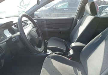 Mitsubishi Lancer VIII Kombi 1.6 i 16V Sport 98KM 2003 Mitsubishi Lancer Mitsubishi Lancer 1.6 Benzyna 98KM, zdjęcie 6