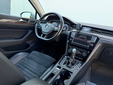 Volkswagen Passat B8 Variant 1.8 TSI BlueMotion Technology 180KM 2015 Volkswagen Passat Highline Digital Full LED DSG W-wa, zdjęcie 7