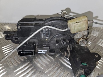 OPEL ASTRA H 2007 PŘEDNÍ STRANA LEVÝ ZÁMEK DVEŘE PŘEDNÍCH