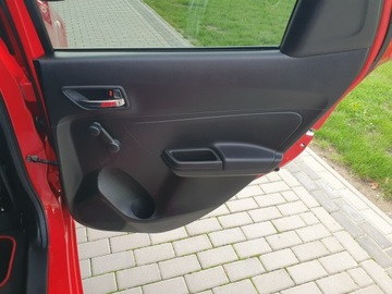 Suzuki Swift VI Hatchback Facelifting 1.2 DualJet SHVS 83KM 2021 Suzuki Swift 1.2 Benzyna 82KM 2021r Ledy Kamera, zdjęcie 28