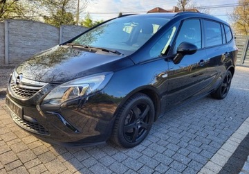 Opel Zafira C Tourer 2.0 CDTI ECOTEC 130KM 2015 Opel Zafira Zadbana 7 osobowa Po oplatach Polecam. 2.0 Diesel 130KM
