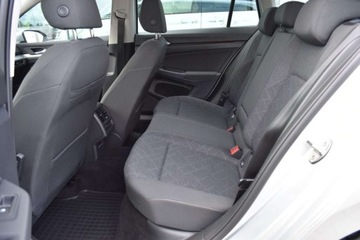 Volkswagen Golf VIII Variant 1.5 TSI 130KM 2022 Volkswagen Golf Variant SalonPL TSI 130KM Variant Life ACC LaneAssist Czuj, zdjęcie 28