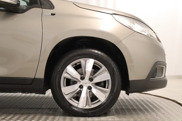 Peugeot 2008 I SUV 1.2 PureTech 110KM 2015 Peugeot 2008 1.2 PureTech, Salon Polska, zdjęcie 14