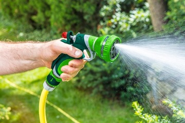 Zraszacz pistoletowy 9-funkcyjny VERTO 15G702