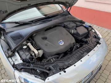 Volvo V60 I Kombi Facelifting 2.0 D4 DRIVE-E 190KM 2015 Volvo V60 Volvo V60 D4 Momentum 2.0 Diesel 190KM, zdjęcie 32