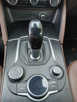 Alfa Romeo Stelvio SUV 2.0 Turbo 200KM 2018 Alfa Romeo Stelvio 2019 czerwiec b-tech q4 faktura VAT, cesja, zdjęcie 8