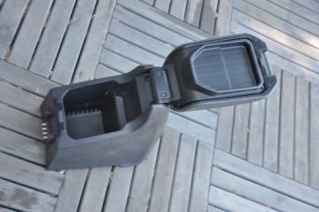 VOLVO XC90 И ЦЕНТРАЛЬНЫЙ ТУННЕЛЬНЫЙ ПОДЛОКОТНИК В КОМПЛЕКТЕ, ЧЕРНЫЙ ТЕЛЕФОН