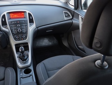 Opel Astra J Hatchback 5d 1.4 Turbo ECOTEC 140KM 2011 Opel Astra 1.4 T, Klima, Tempomat, Parktronic, zdjęcie 7