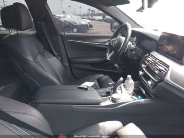 BMW Seria 5 G90-91 2023 BMW Seria 5 M550i xDrive 2023 4.4l 4.4 Benzyna 523KM, zdjęcie 8