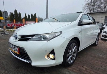 Toyota Auris II 2013 Toyota Auris Niski przbiegladna i zadbana prosto z Niemiec 1.8 Hybryda, zdjęcie 3