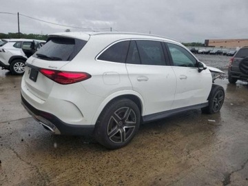 Mercedes GLC C254/X254 Coupe 2.0 300 258KM 2024 Mercedes-Benz GLC www.copart.comlot58828925 2.0 Benzyna 258KM, zdjęcie 2