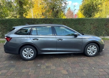 Skoda Octavia IV Liftback 1.5 TSI EVO 150KM 2025 Škoda Octavia Combi 1.5 TSI mHEV (150 KM) DSG