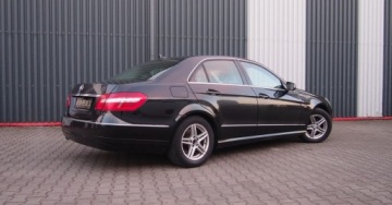 Mercedes Klasa E W212 Limuzyna 200 CGI BlueEFFICIENCY 184KM 2012 Mercedes-Benz Klasa E 1,8BenzynaAutomat LimuzynaSkora Ksenon 1.8, zdjęcie 3