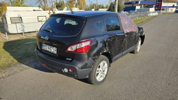 Nissan Qashqai I Crossover 1.5 dCi 106KM 2010 Nissan Qashqai Uszkodzony Bok Jeżdżący, zdjęcie 5