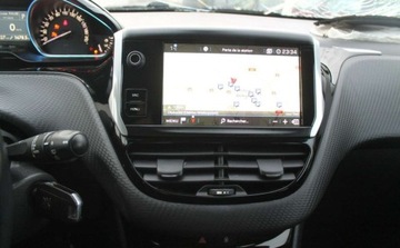 Peugeot 2008 I SUV Facelifting 1.2 PureTech 110KM 2018 Peugeot 2008 1.2 Benzyna 110KM, zdjęcie 16