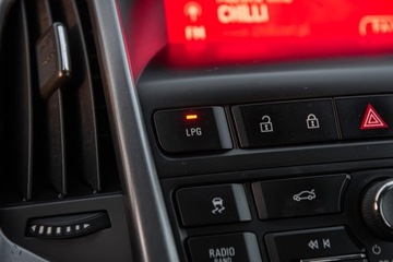 Opel Astra J Sedan 1.4 Turbo ECOTEC 140KM 2018 OPEL ASTRA J 1.4 Turbo LPG 140PS Salon Polska Zadbana Bezwyadkowa Gwarancja, zdjęcie 17