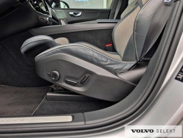 Volvo XC60 II Crossover D5 235KM 2020 Volvo XC 60 XC60 R-Design AWD B5D, BLIS, Park Assi, zdjęcie 11