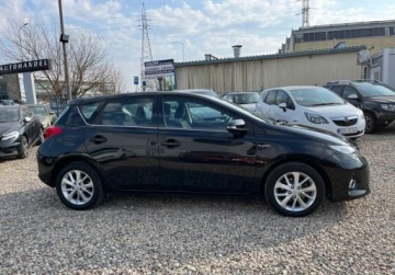 Toyota Auris I Hatchback 3d Facelifting 1.6 Valvematic 132KM 2013 Toyota Auris nawigacja, kamera cofania 1.6 Benzyna 132KM, zdjęcie 7