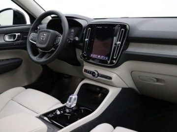 Volvo XC40 2026 VOLVO XC40 B4 Plus Dark Suv 2.0 (211KM) 2026, zdjęcie 18