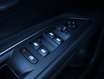 Peugeot 3008 II Crossover 1.2 PureTech 130KM 2018 Peugeot 3008 1.2 PureTech, Salon Polska, zdjęcie 18