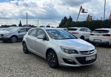 Opel Astra J GTC 1.4 Turbo ECOTEC 120KM 2015 Opel Astra 2015r. Po wymianie rozrzadu. 1.4 Benzyna 120KM, zdjęcie 6