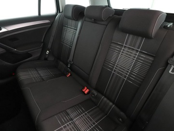Volkswagen Golf VII Variant 1.4 TSI BlueMotion Technology 125KM 2016 Volkswagen Golf Comfortline PDC grzane fotele, zdjęcie 16