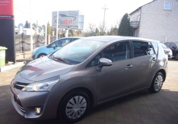 Toyota Verso Minivan Facelifting 1.6 D-4D 112KM 2014 Toyota Verso Toyota Verso VERSO 1.6 Diesel 111KM