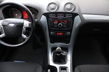 Ford Mondeo IV Hatchback 2.0 Duratorq TDCi DPF 140KM 2010 Ford Mondeo 2.0 TDCi, Klima, Klimatronic, zdjęcie 11