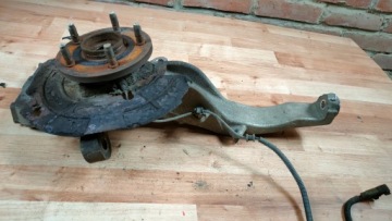 JEEP GRAND CHEROKEE WK Поворотный кулак СТУПИЦА АБС ПРАВАЯ