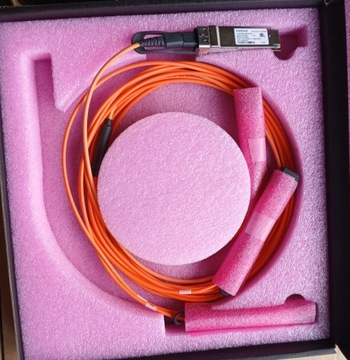 Finisar 40G QSFP+ to 4xSFP+ Aktywny - AOC . 4/8/10Gb FC, InfiniBand